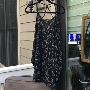 Magic Fit Black and White Floral Tunic